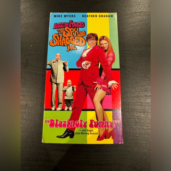 MAKE OFFER Austin Powers The Spy Who Shagged Me VHS - Picture 1 of 3